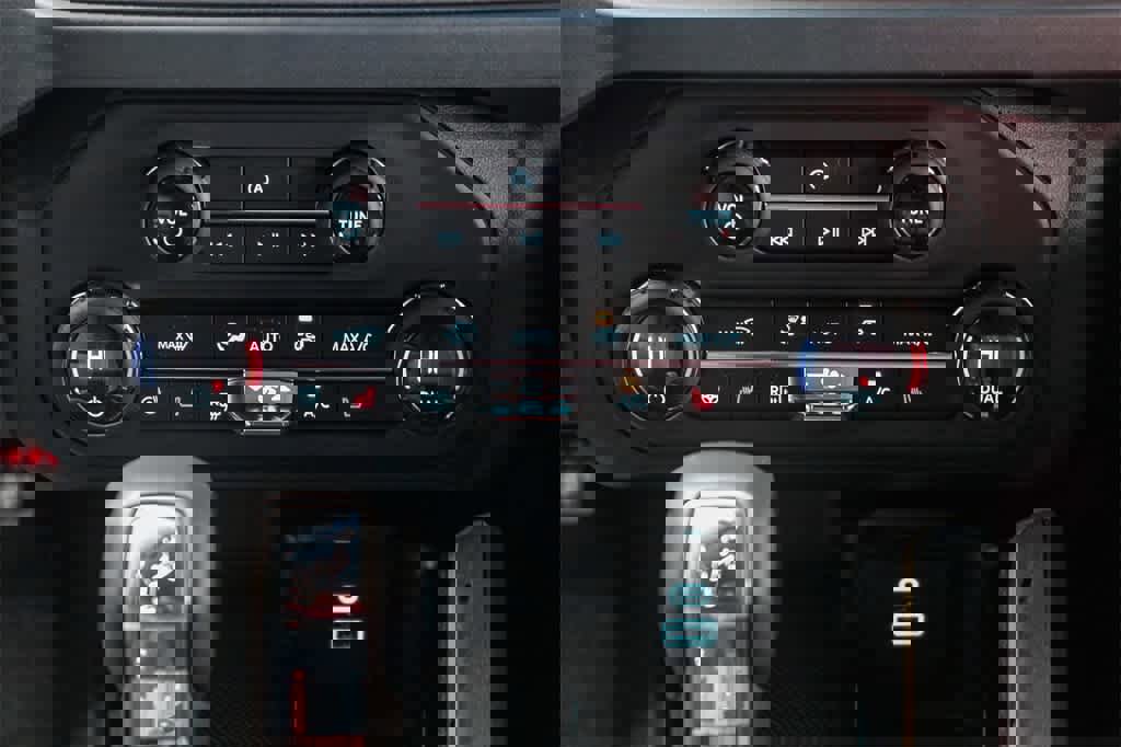 New 2025 Ford Bronco Badlands image 12