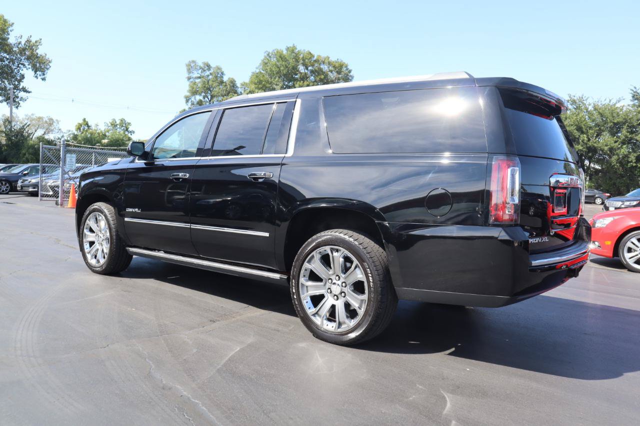 Used 2015 GMC Yukon XL Denali w/ Premium Package AWD/4WD image 3