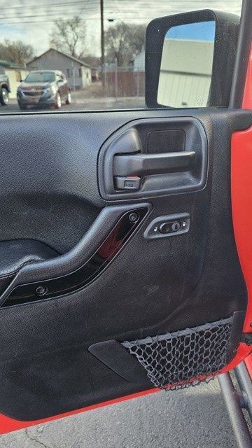 Used 2017 Jeep Wrangler Unlimited Sahara image 8