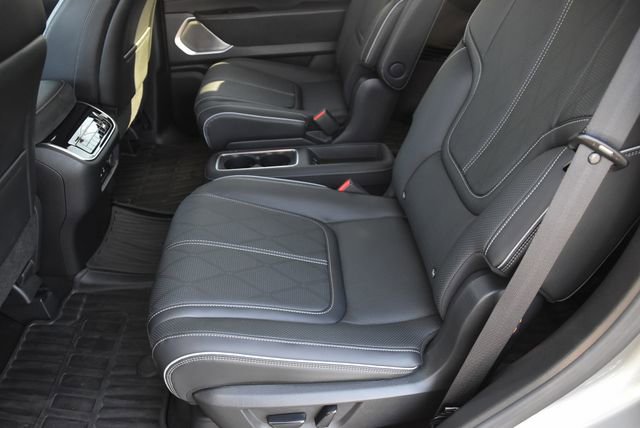Used 2025 INFINITI QX80 Sensory AWD/4WD image 17