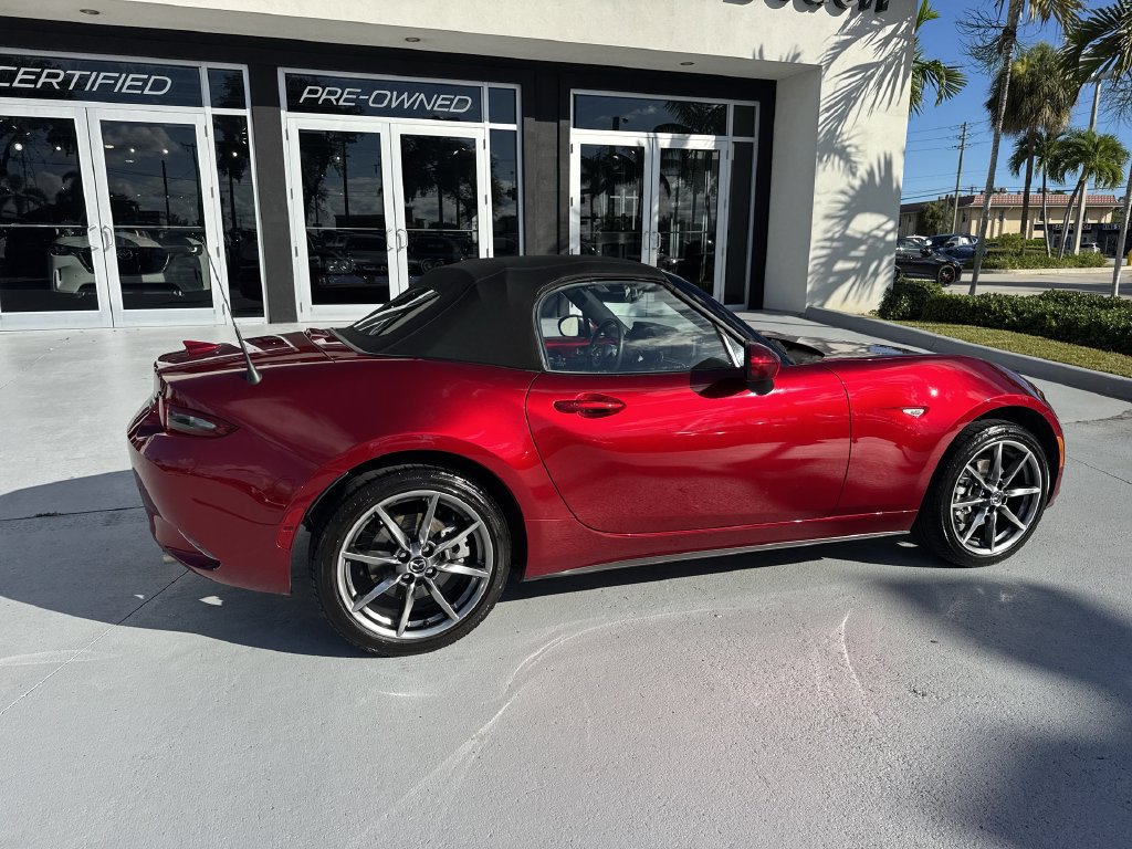 Used 2023 MAZDA MX-5 Miata Grand Touring w/ Weather Package RWD image 4