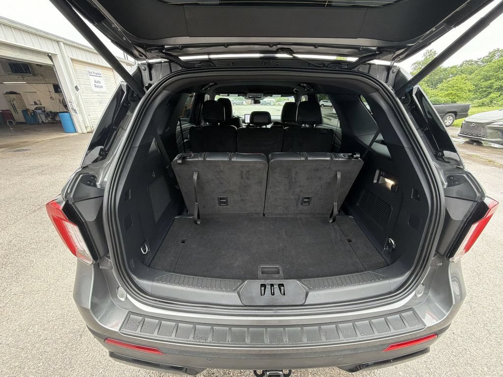 Used 2025 Ford Explorer ST-Line w/ ST-Line Street Pack AWD/4WD image 24