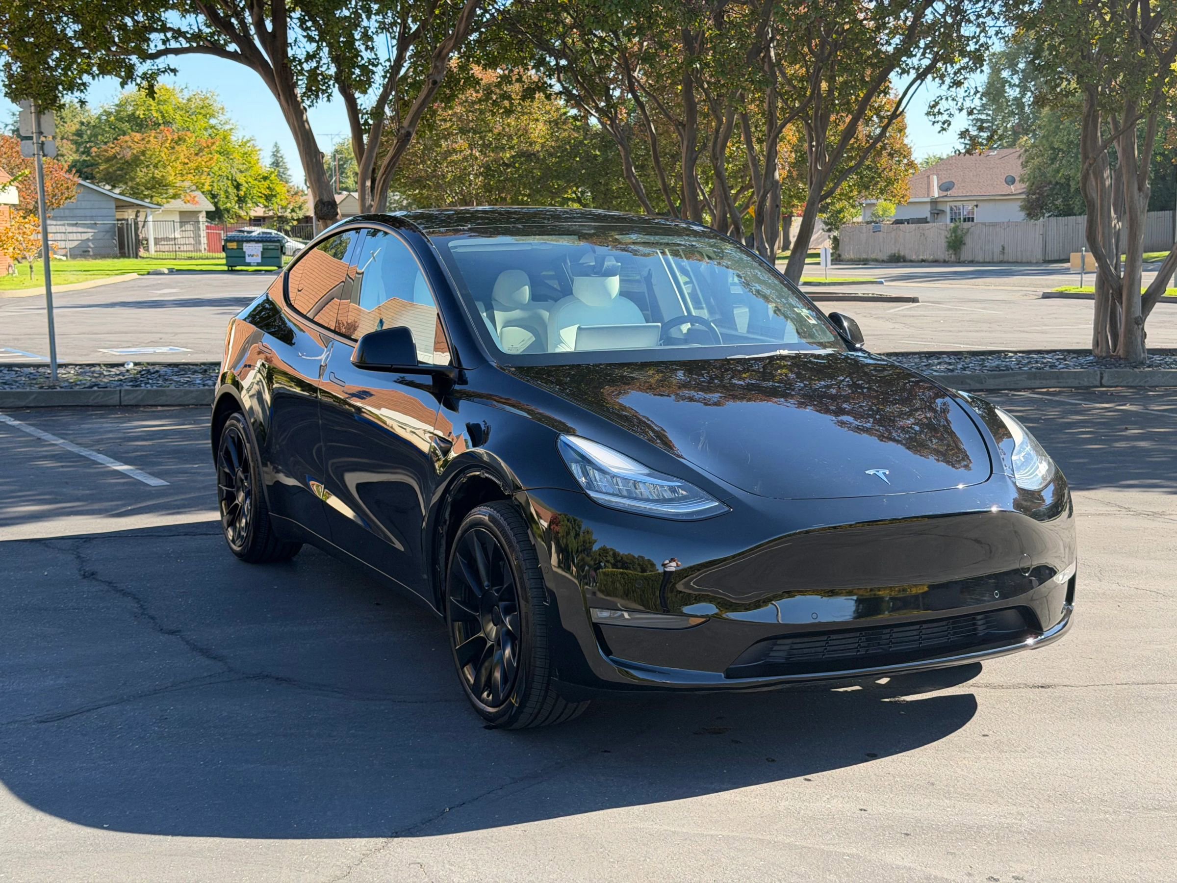 Used 2022 Tesla Model Y Long Range image 3