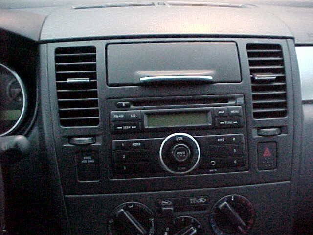Used 2010 Nissan Versa 1.8 S w/ PWR Plus Pkg FWD image 23