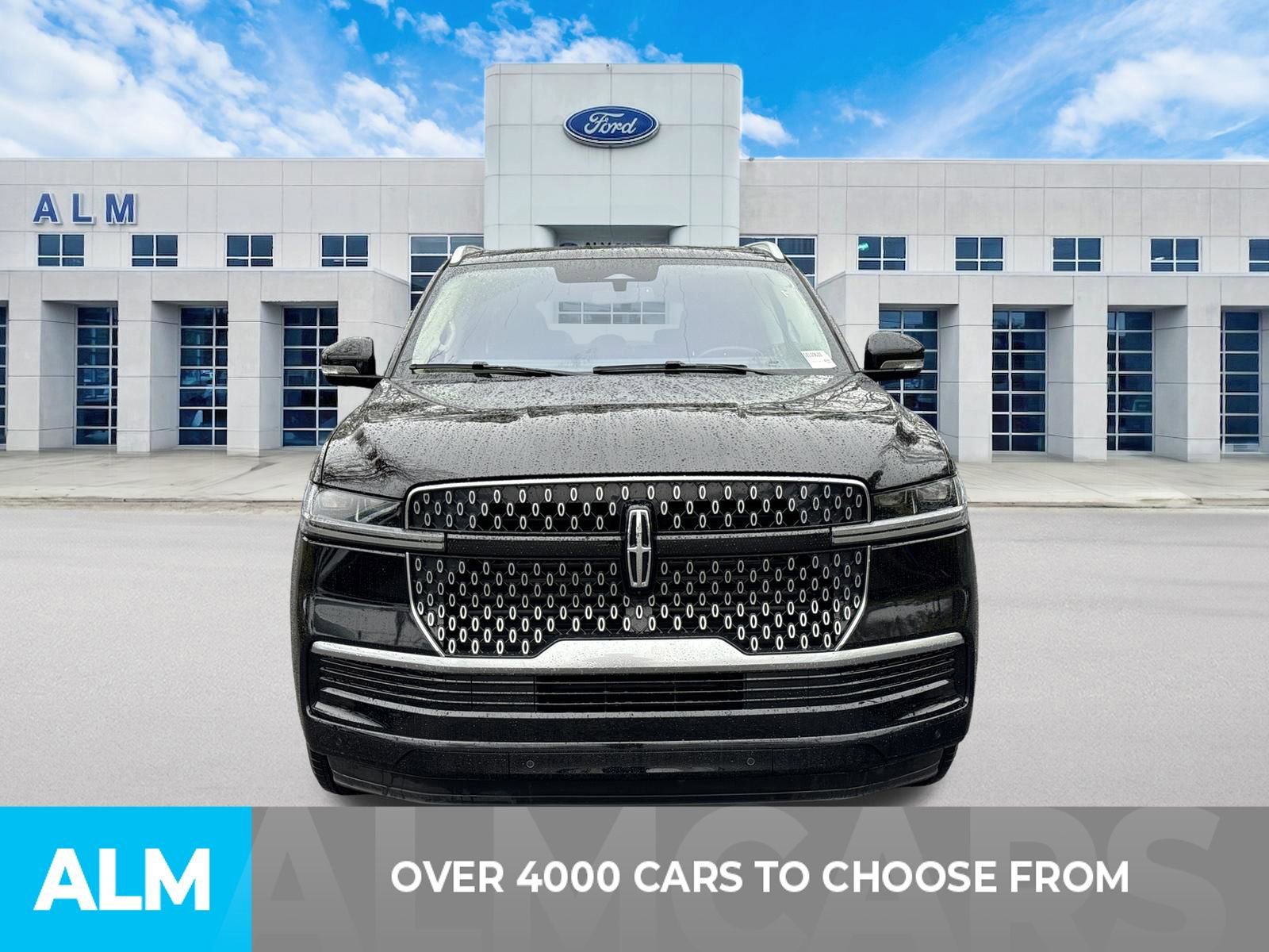 Used 2025 Lincoln Navigator L Reserve AWD/4WD image 2
