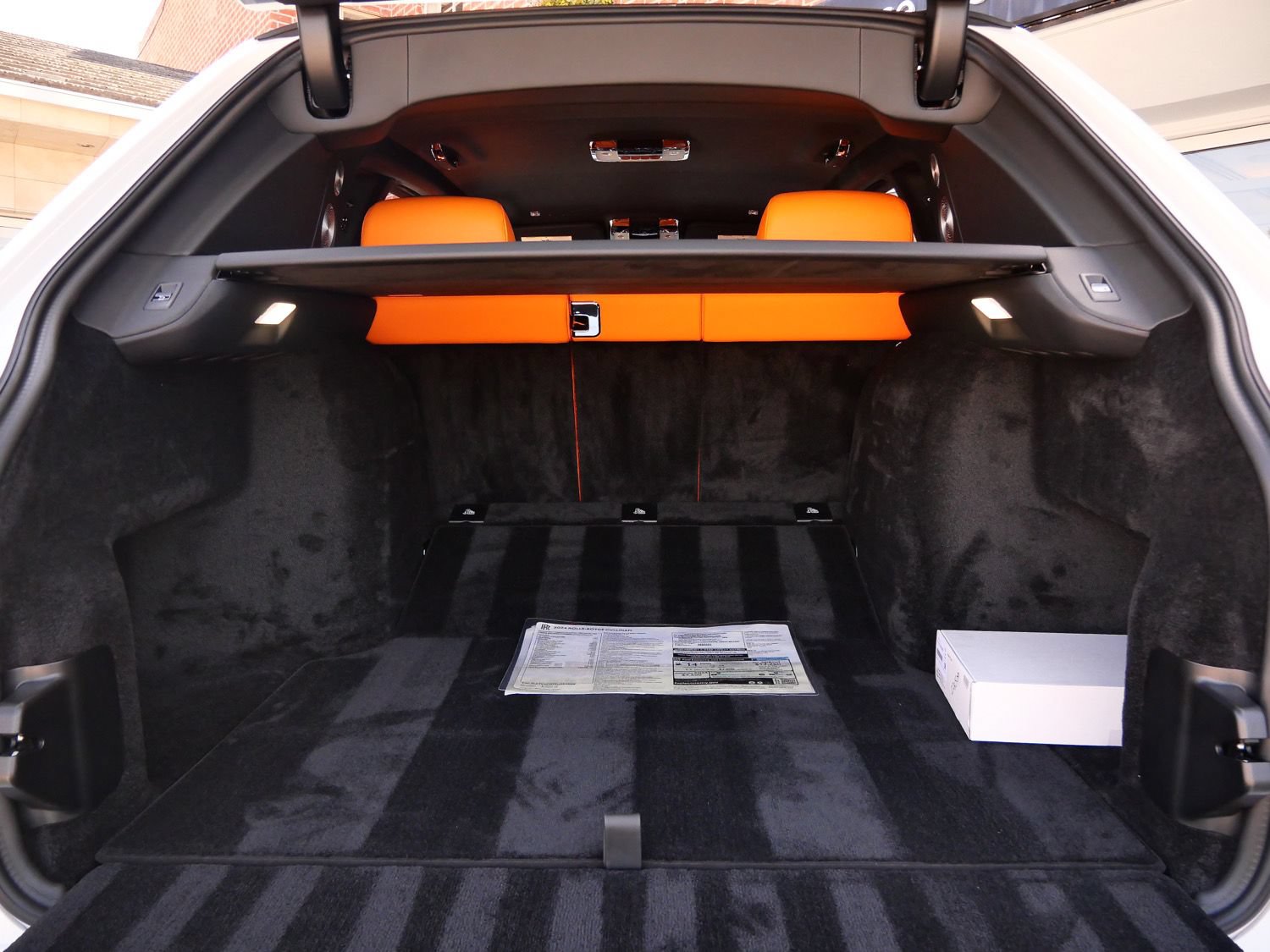 Certified 2024 Rolls-Royce Cullinan AWD/4WD image 27