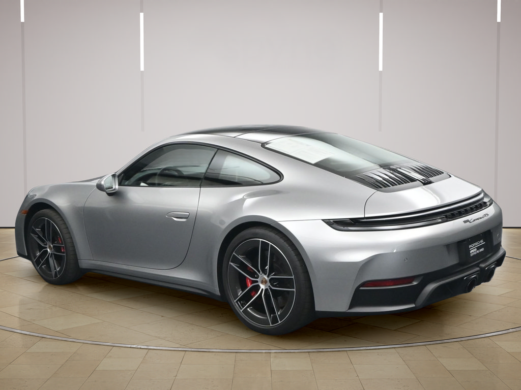 Used 2025 Porsche 911 Carrera GTS RWD image 3