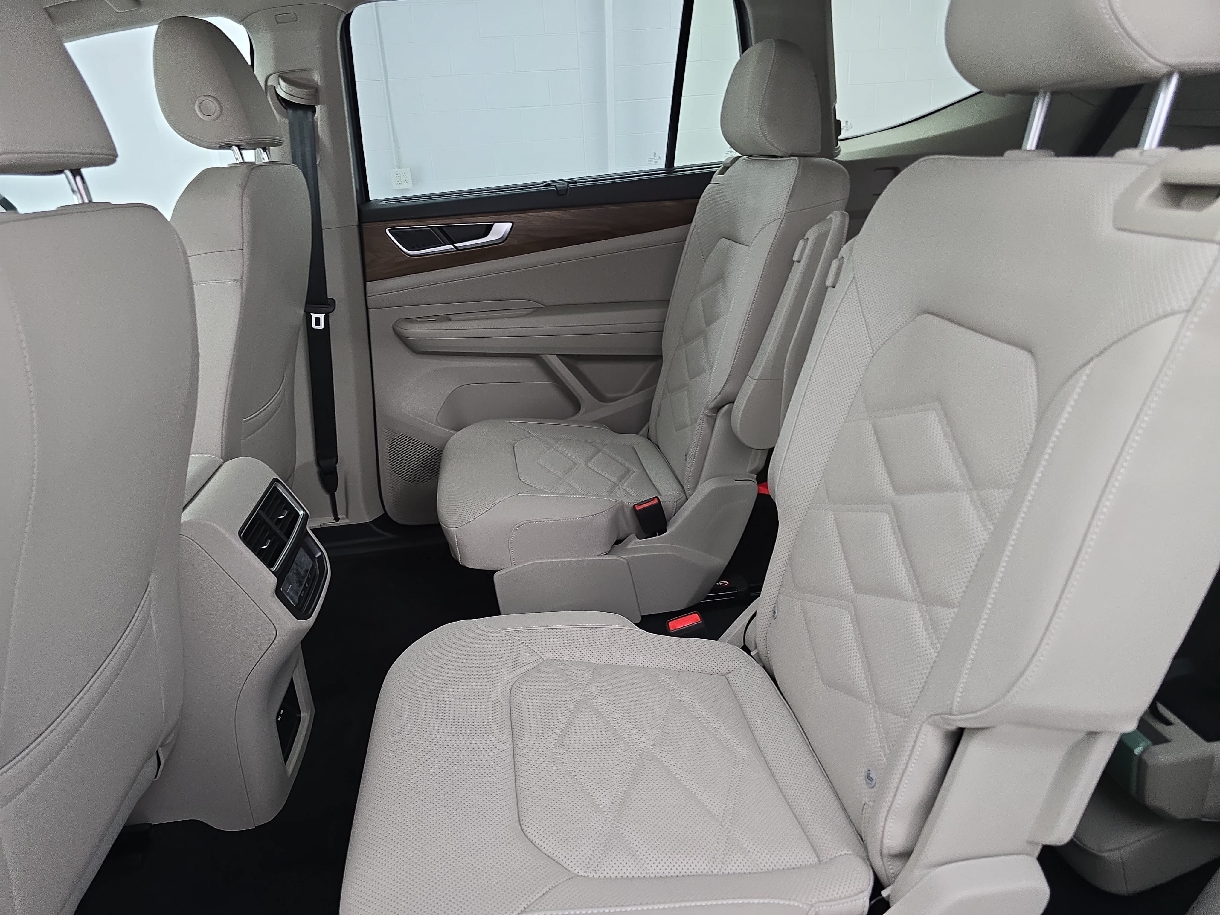 New 2026 Volkswagen Atlas SE FWD image 15