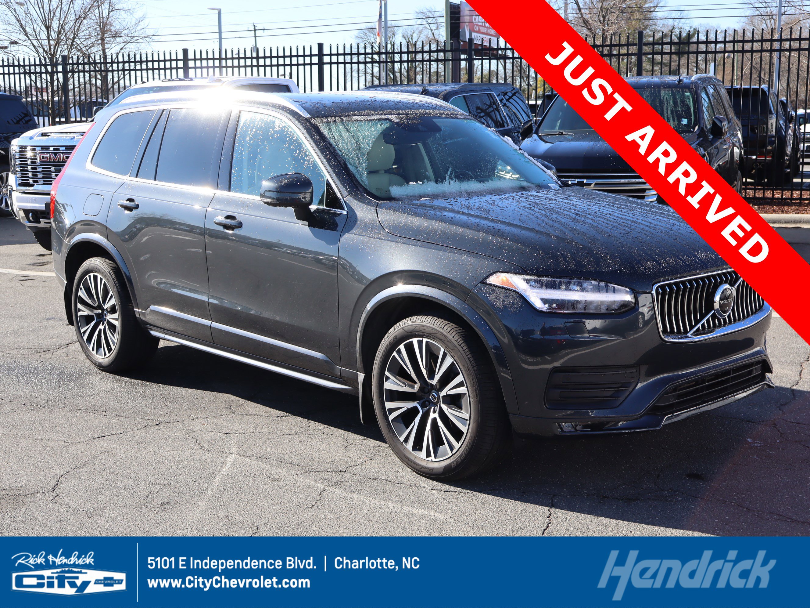 Used 2021 Volvo XC90 T5 Momentum w/ Advanced Package