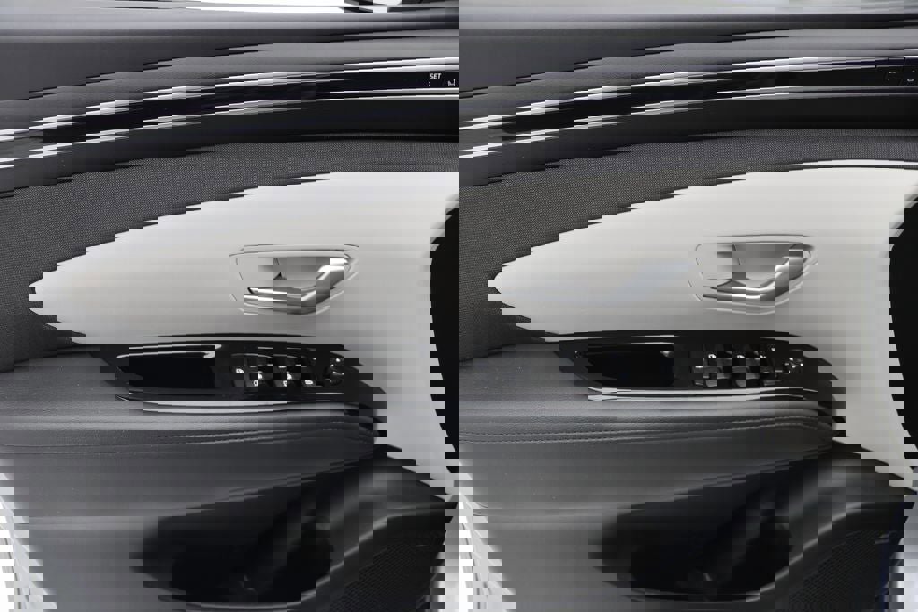 Used 2023 Hyundai Tucson Limited image 16