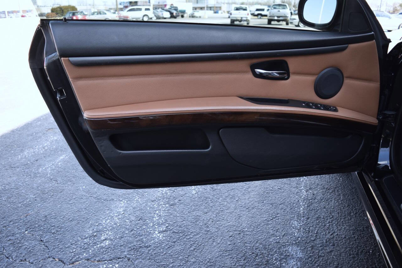 Used 2012 BMW 335i Convertible image 42