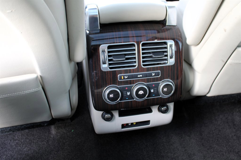 Used 2016 Land Rover Range Rover HSE image 26