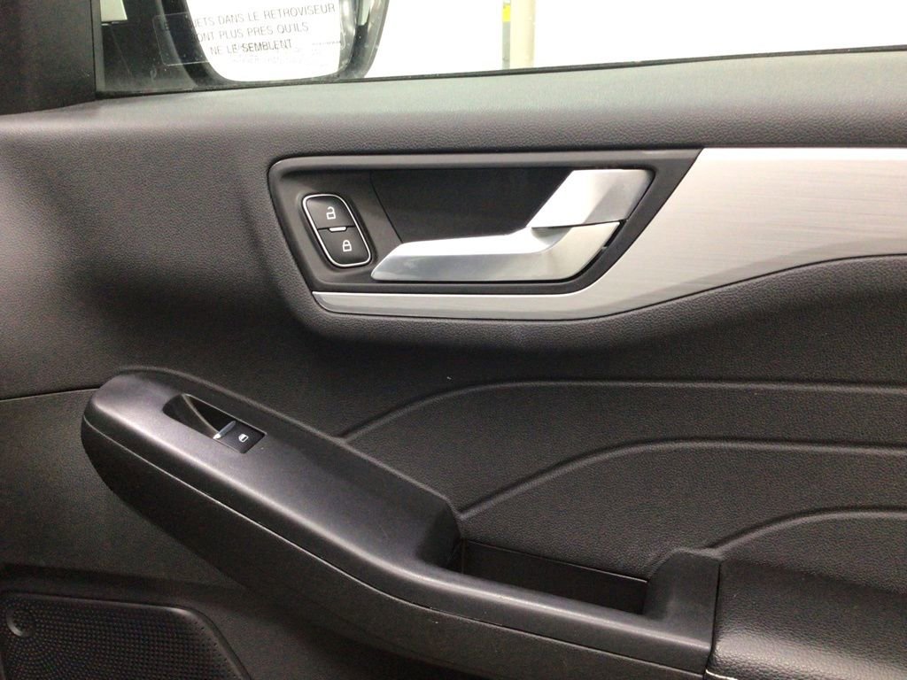 Used 2024 Ford Escape Platinum image 31