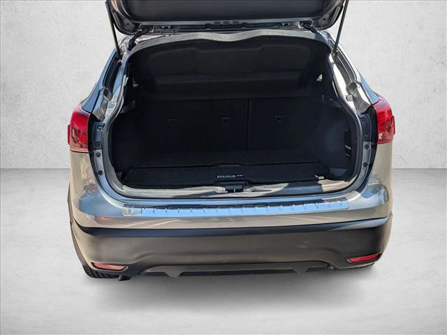 Used 2018 Nissan Rogue Sport SV AWD/4WD image 6