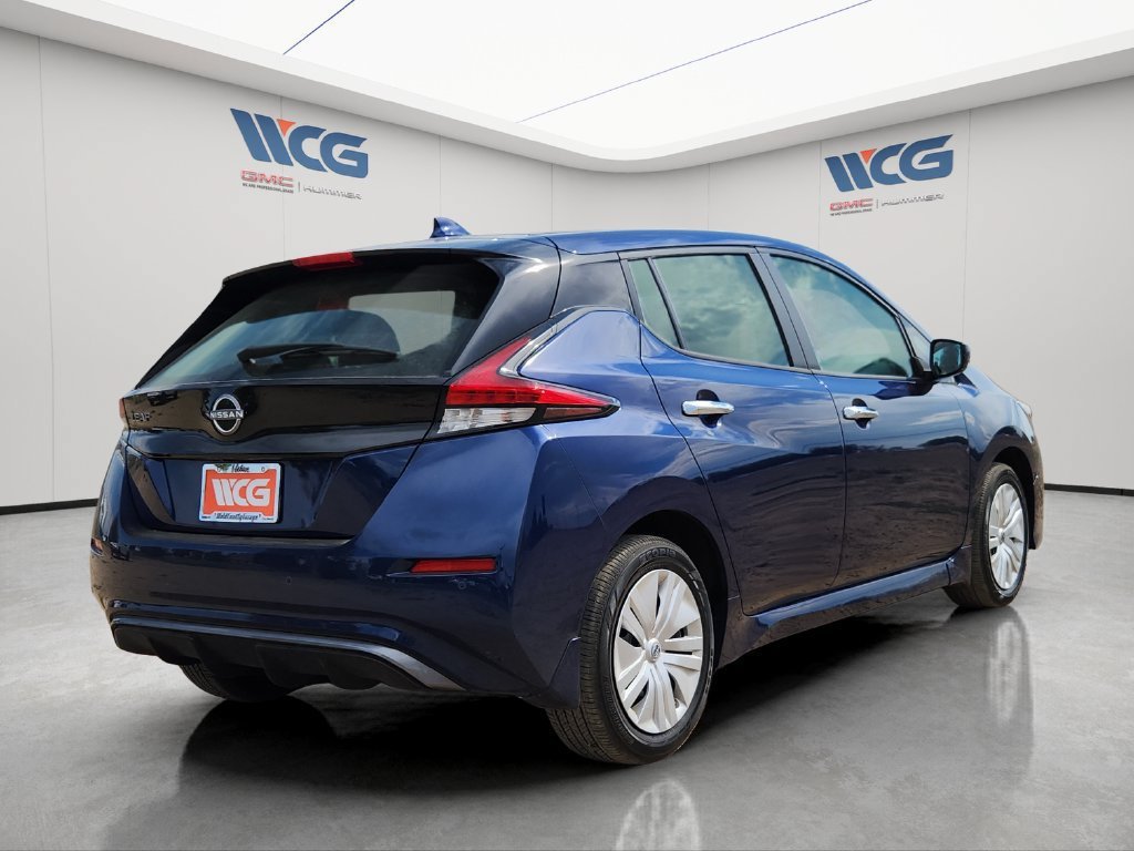 Used 2025 Nissan Leaf S FWD image 3