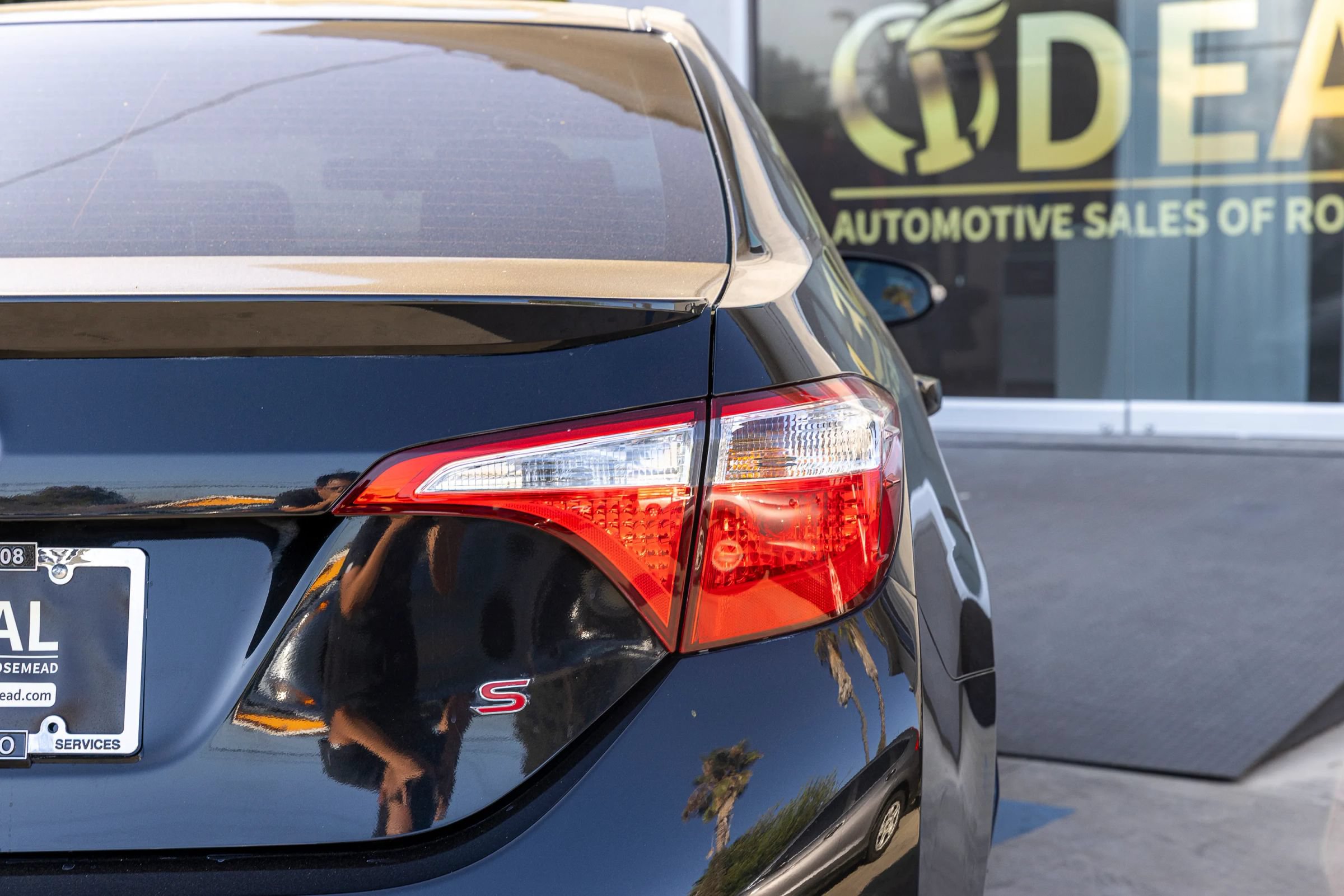 Used 2015 Toyota Corolla S FWD image 14