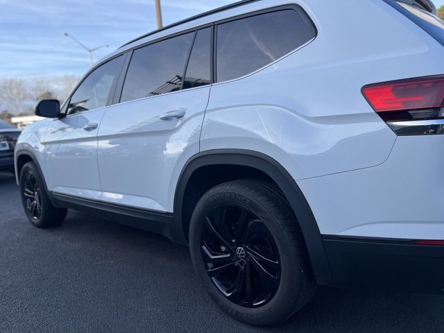 Used 2023 Volkswagen Atlas SE w/ Black Wheel Package image 7