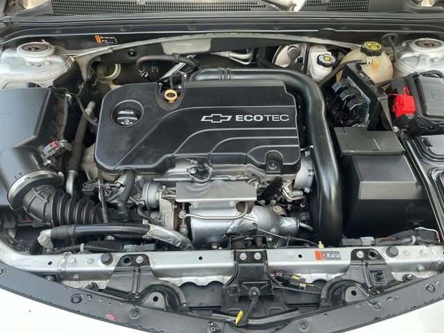 Used 2017 Chevrolet Malibu LT FWD image 25