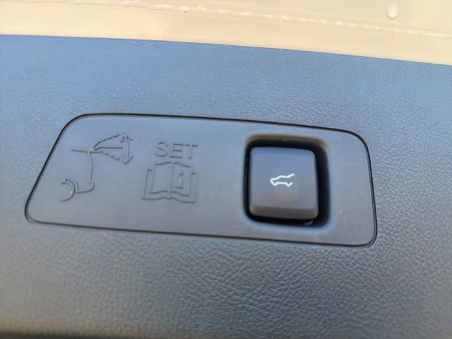 Used 2022 Lincoln Corsair AWD w/ Premium Package image 9