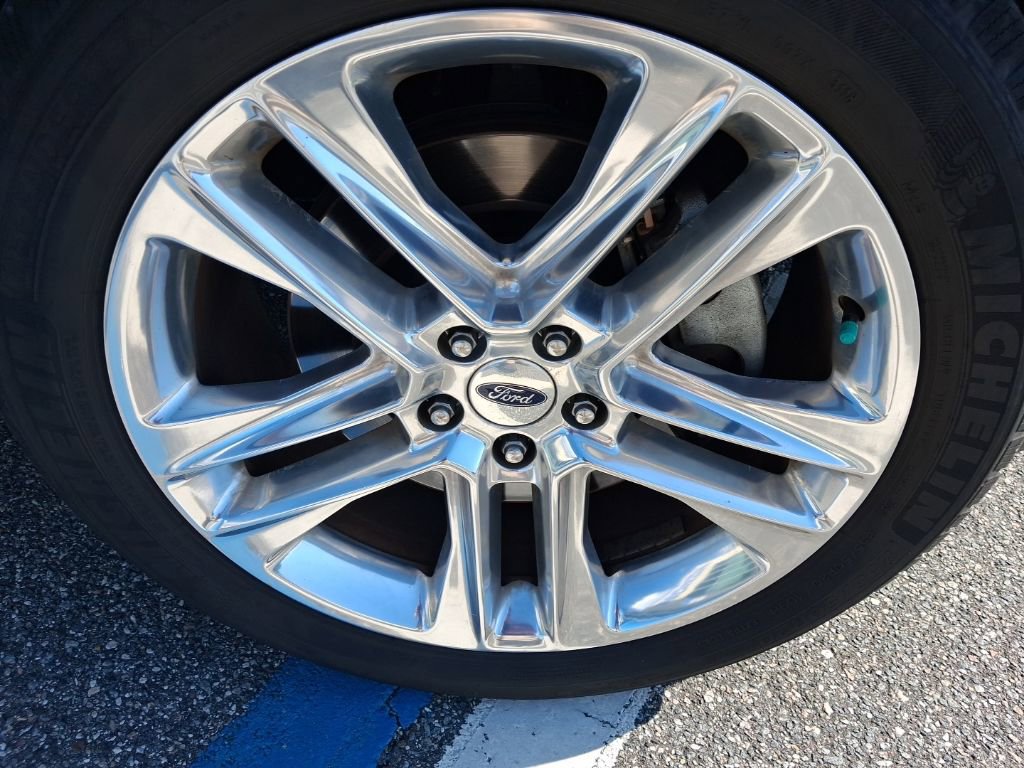 Used 2016 Ford Explorer XLT w/ Equipment Group 202A FWD image 13