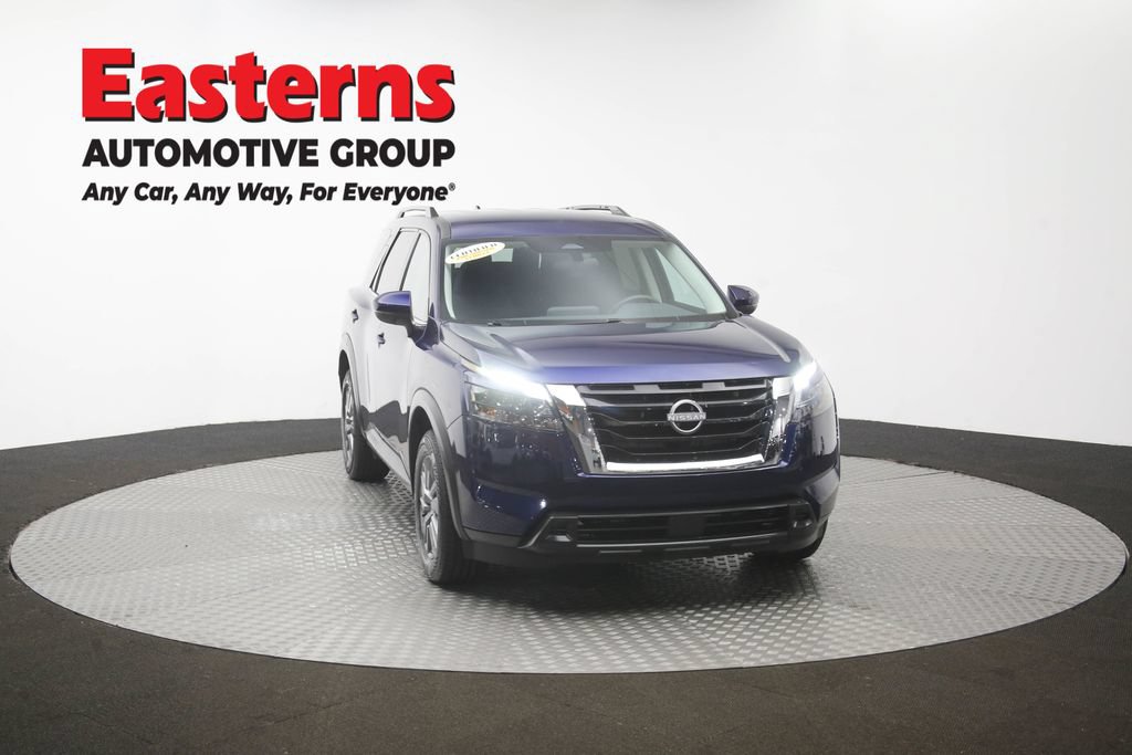 Used 2025 Nissan Pathfinder SV FWD image 52