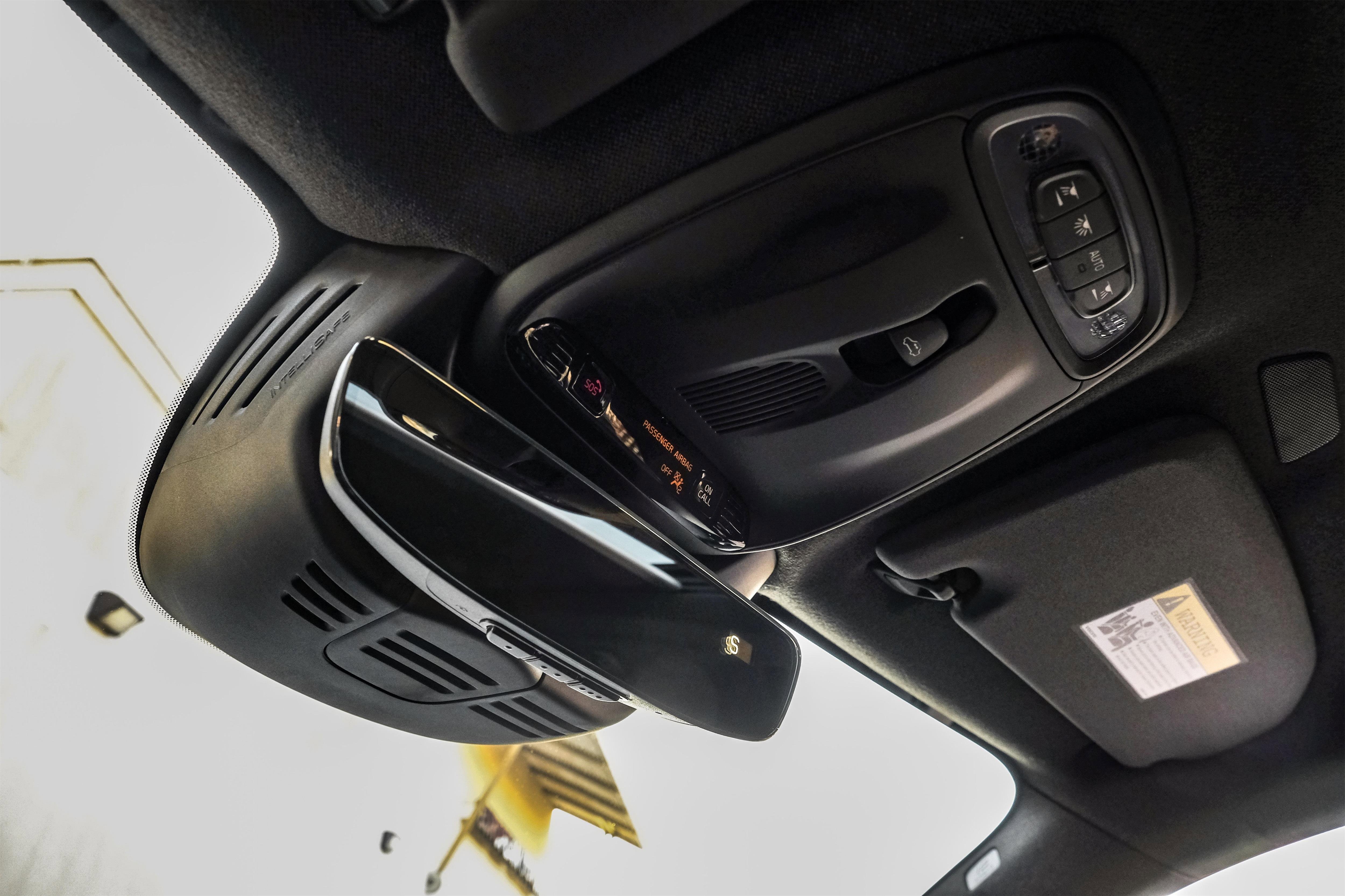 Used 2021 Volvo XC40 T4 R-Design image 27