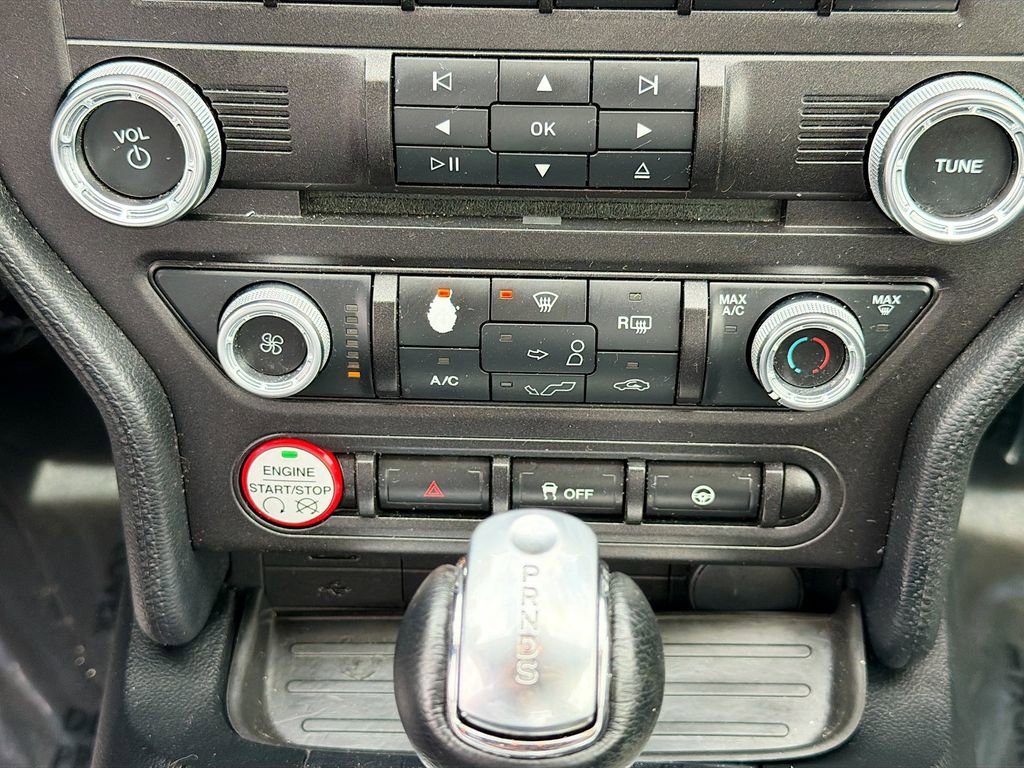 Used 2017 Ford Mustang Coupe image 31