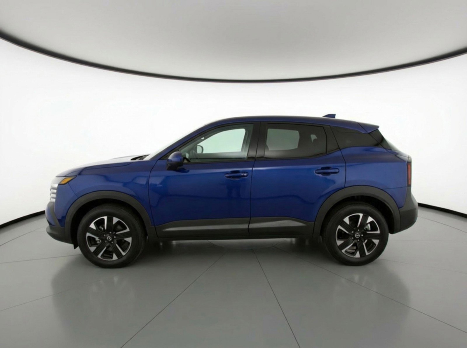 Used 2025 Nissan Kicks SV AWD/4WD image 5