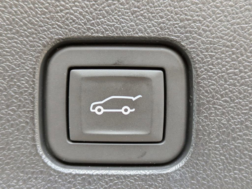 Used 2024 Chevrolet Traverse RS w/ LPO, Floor Liner Package image 14