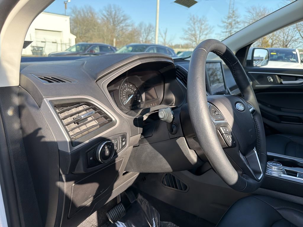 Used 2024 Ford Edge SEL w/ Convenience Package image 20