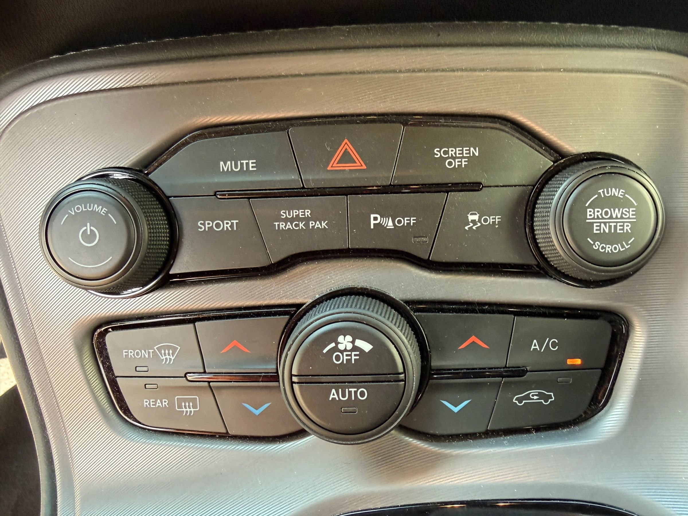 Used 2023 Dodge Challenger R/T w/ Plus Package image 15