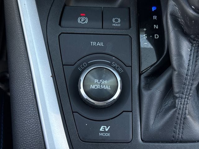 Used 2022 Toyota RAV4 XSE image 22