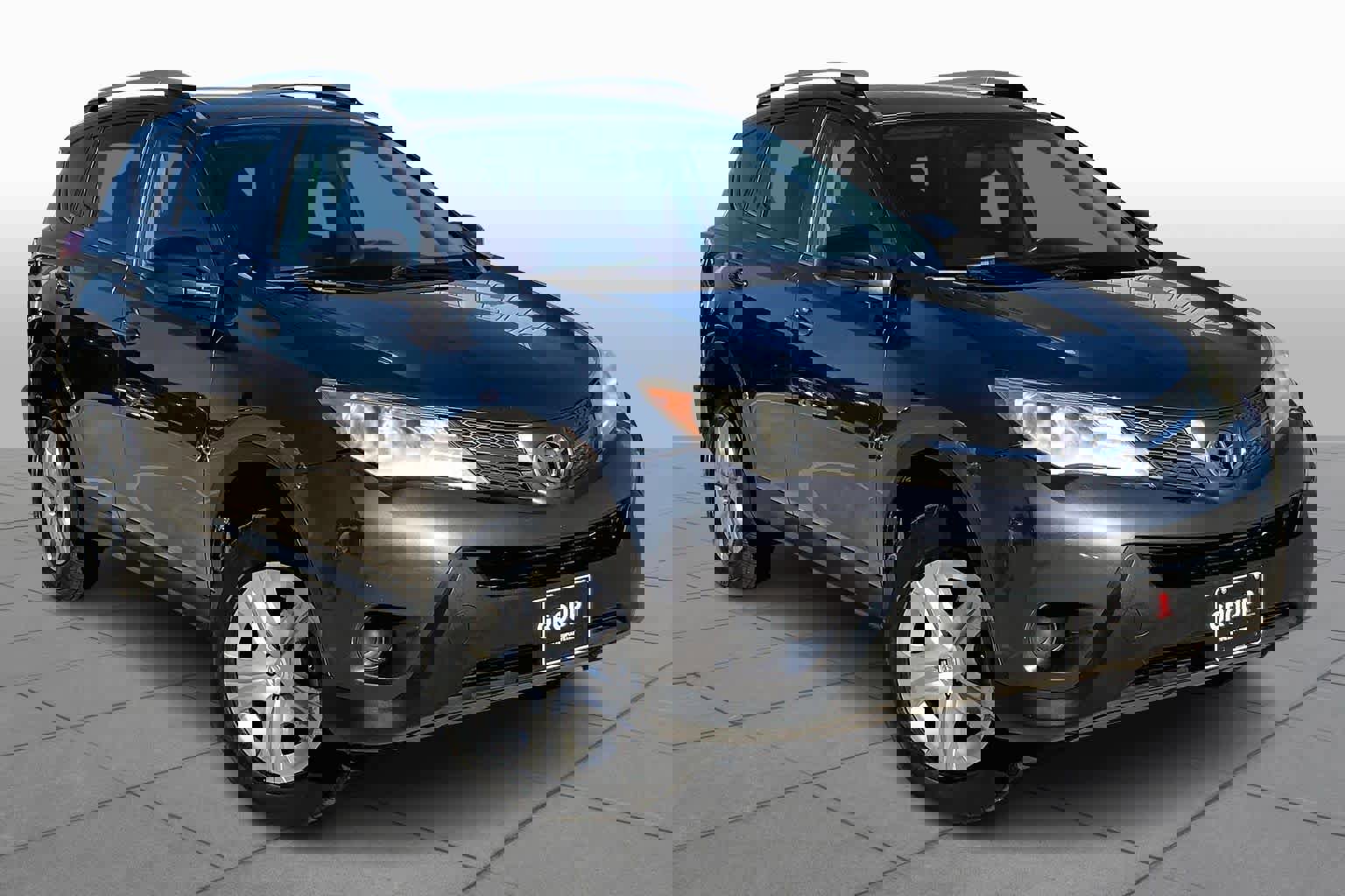 Used 2015 Toyota RAV4 LE image 2