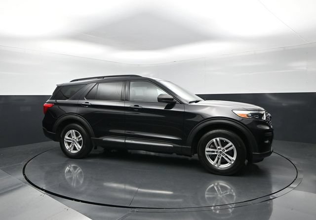 Used 2020 Ford Explorer XLT w/ Comfort Package AWD/4WD image 6