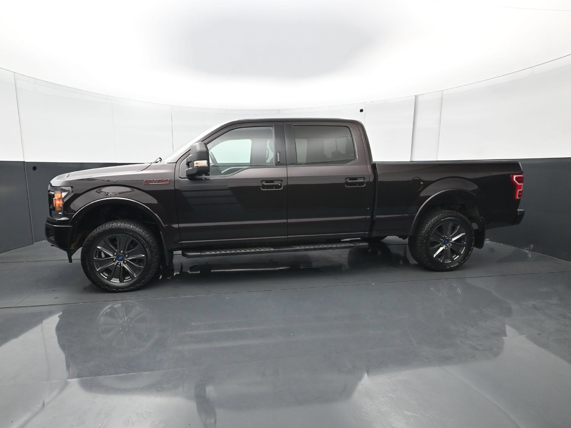 Used 2018 Ford F150 XLT w/ Equipment Group 302A Luxury AWD/4WD image 3
