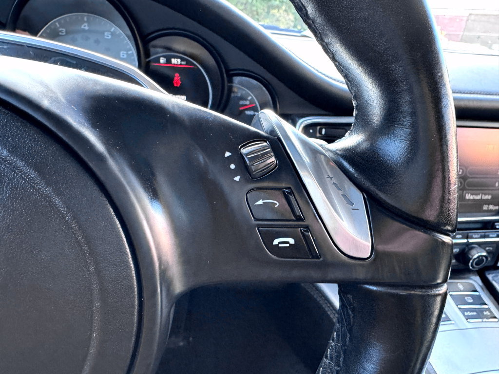 Used 2012 Porsche Panamera 4S image 30