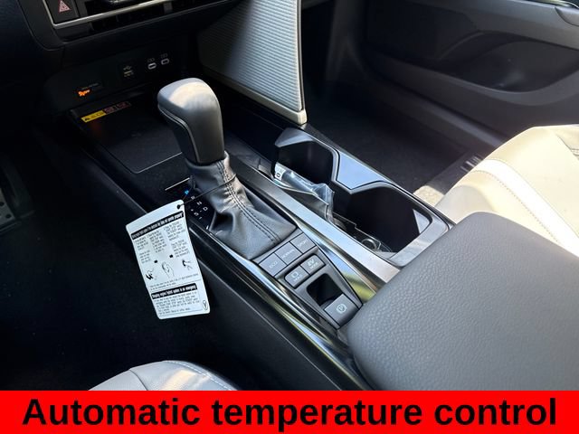 Used 2026 Toyota Camry SE FWD image 17