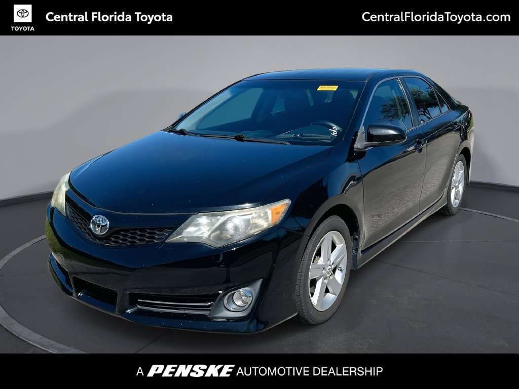 Used 2014 Toyota Camry SE FWD image 1