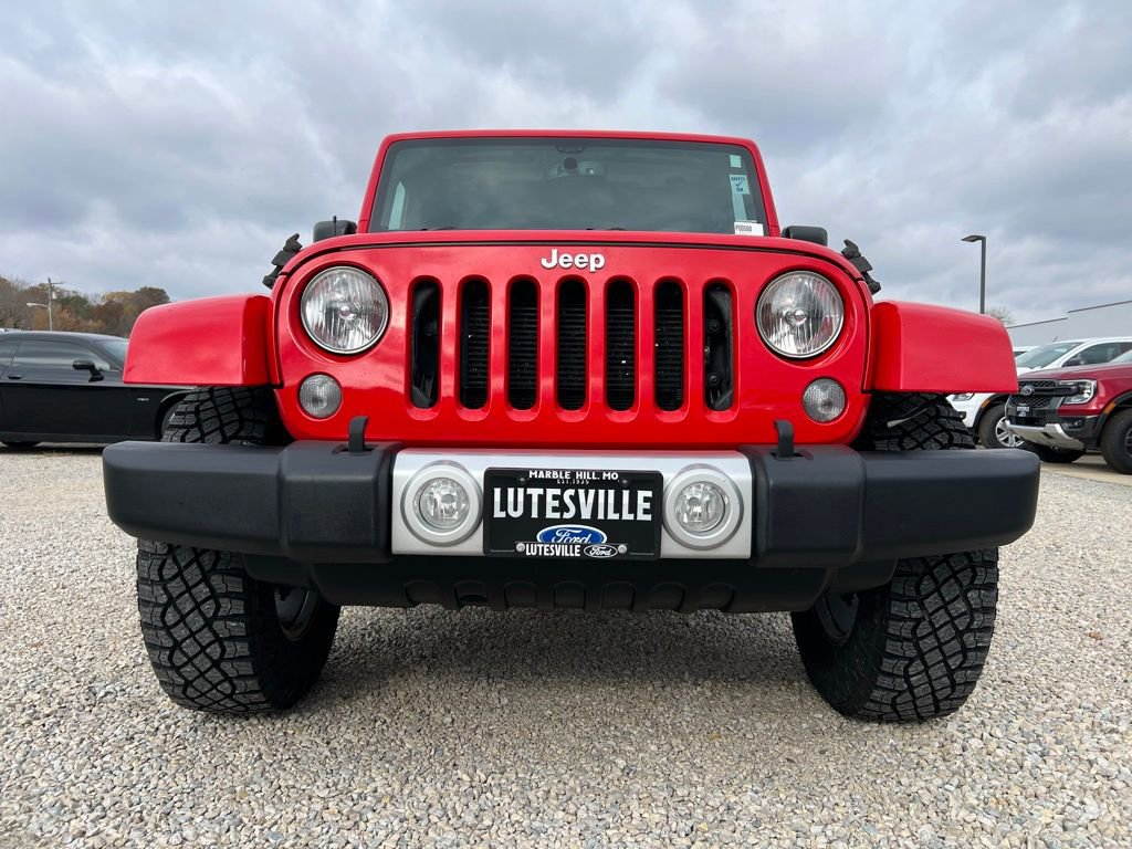 Used 2015 Jeep Wrangler Unlimited Sahara w/ Connectivity Group image 3