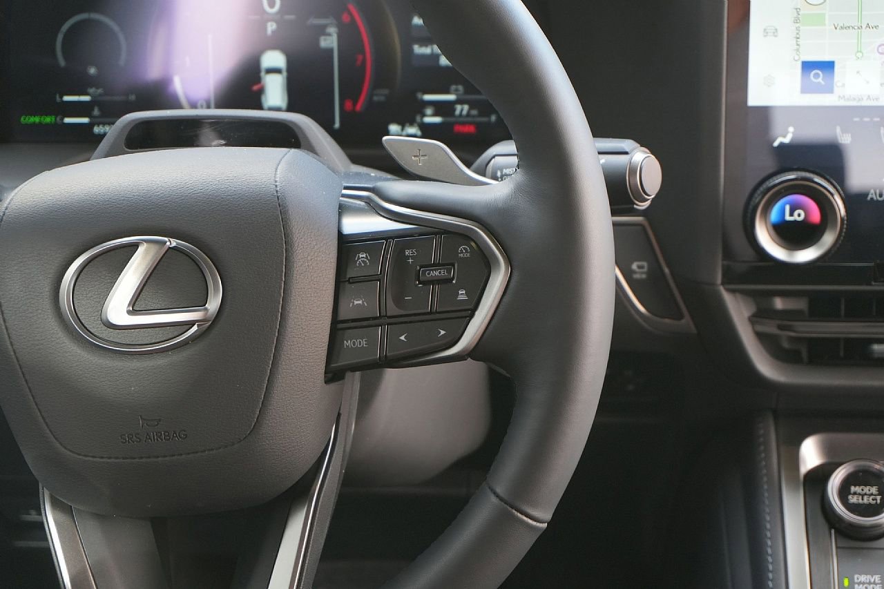 Used 2025 Lexus GX 550 image 14