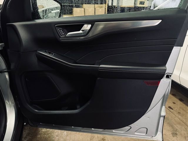 Used 2022 Ford Escape Titanium AWD/4WD image 15