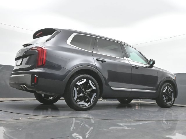 Used 2025 Kia Telluride S FWD image 44