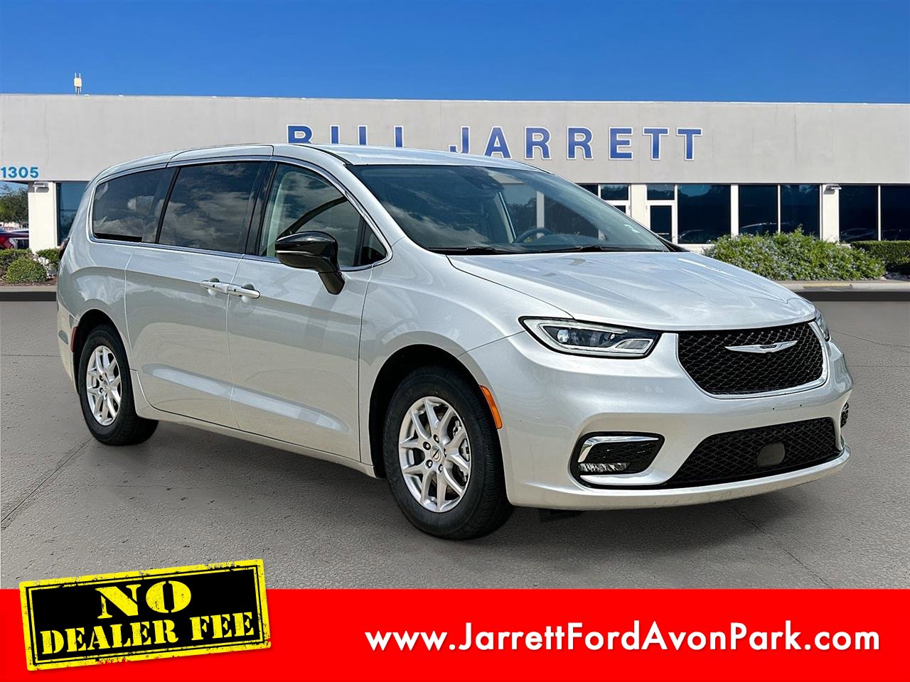 Used 2024 Chrysler Pacifica Touring-L