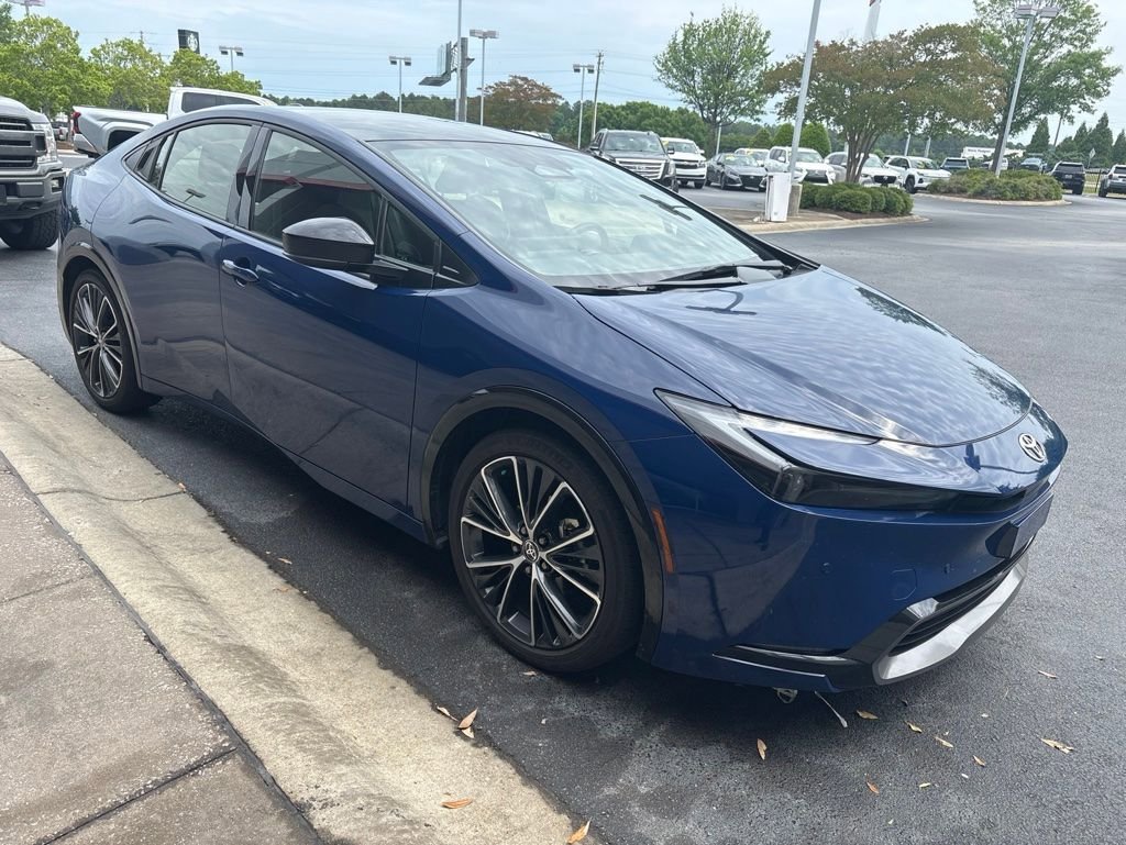 Used 2024 Toyota Prius XLE FWD image 2
