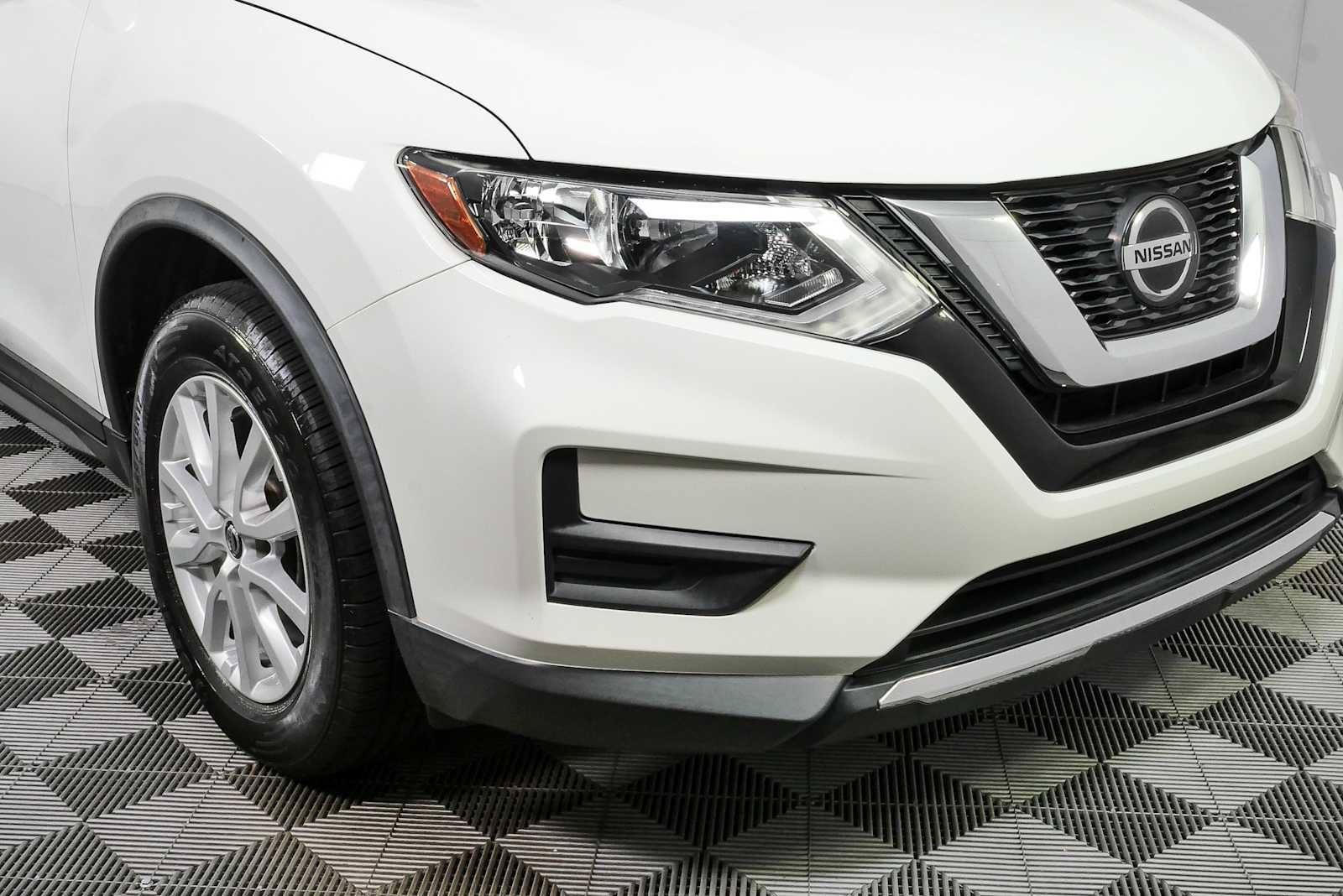 Used 2020 Nissan Rogue S w/ Special Edition Package FWD image 34