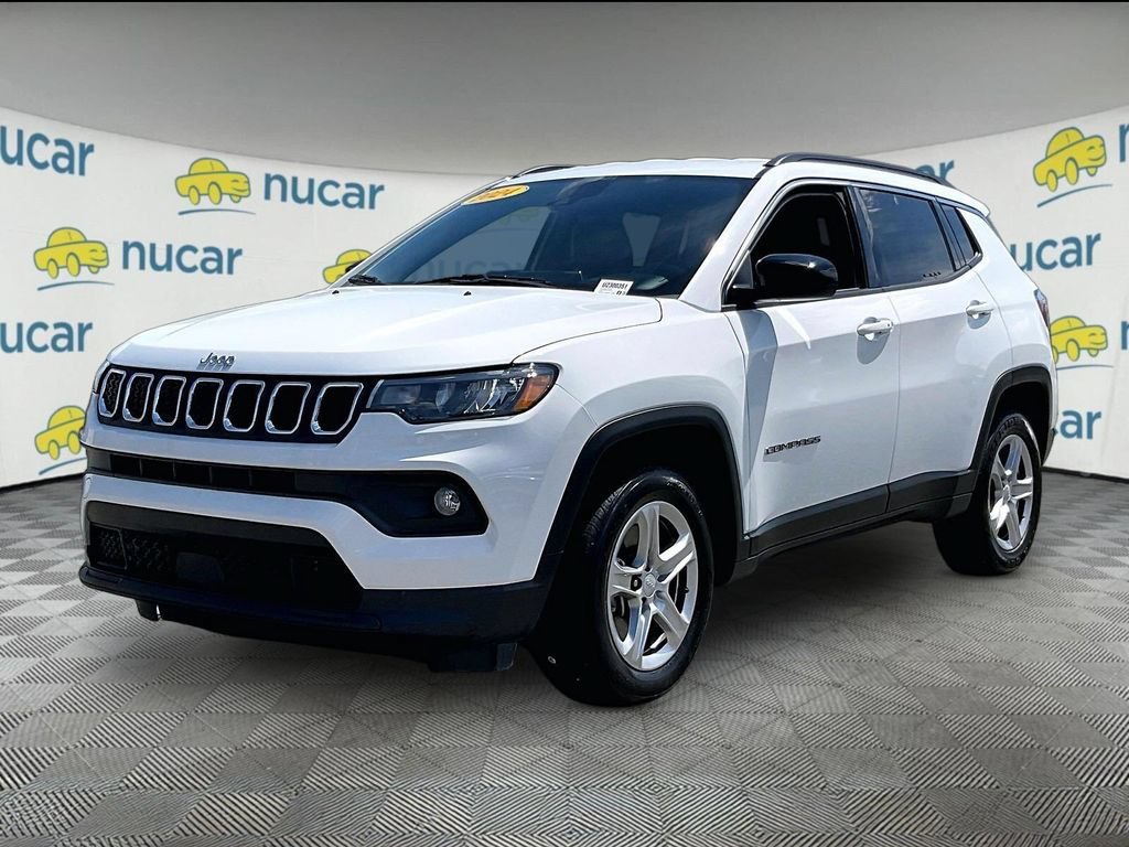 Used 2024 Jeep Compass Latitude AWD/4WD image 3