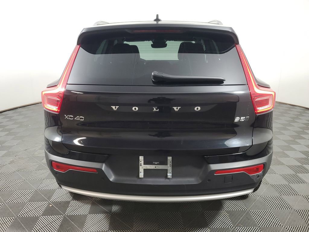 Certified 2025 Volvo XC40 B5 Plus image 7