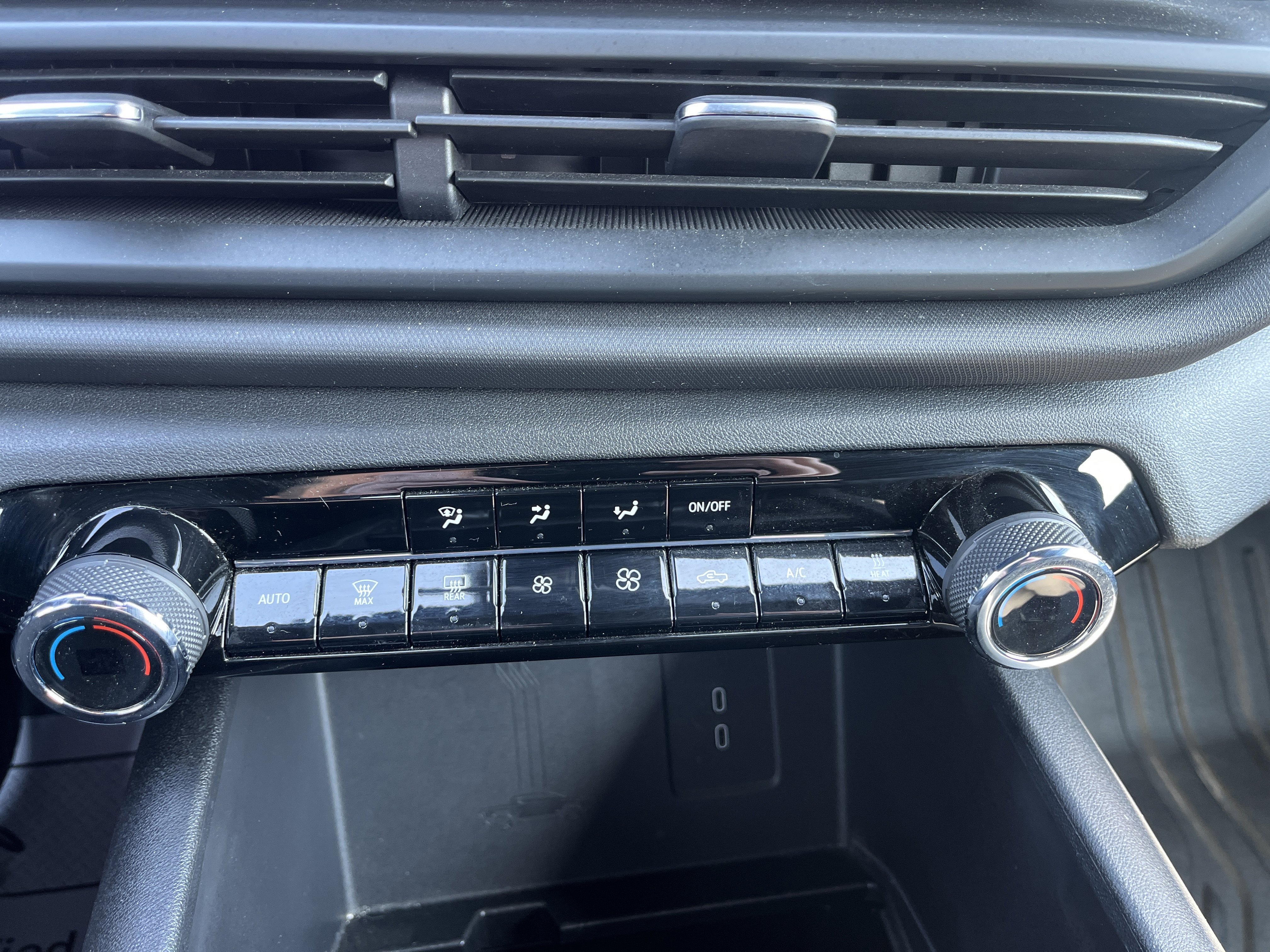 Used 2024 Chevrolet Silverado EV W/T image 28