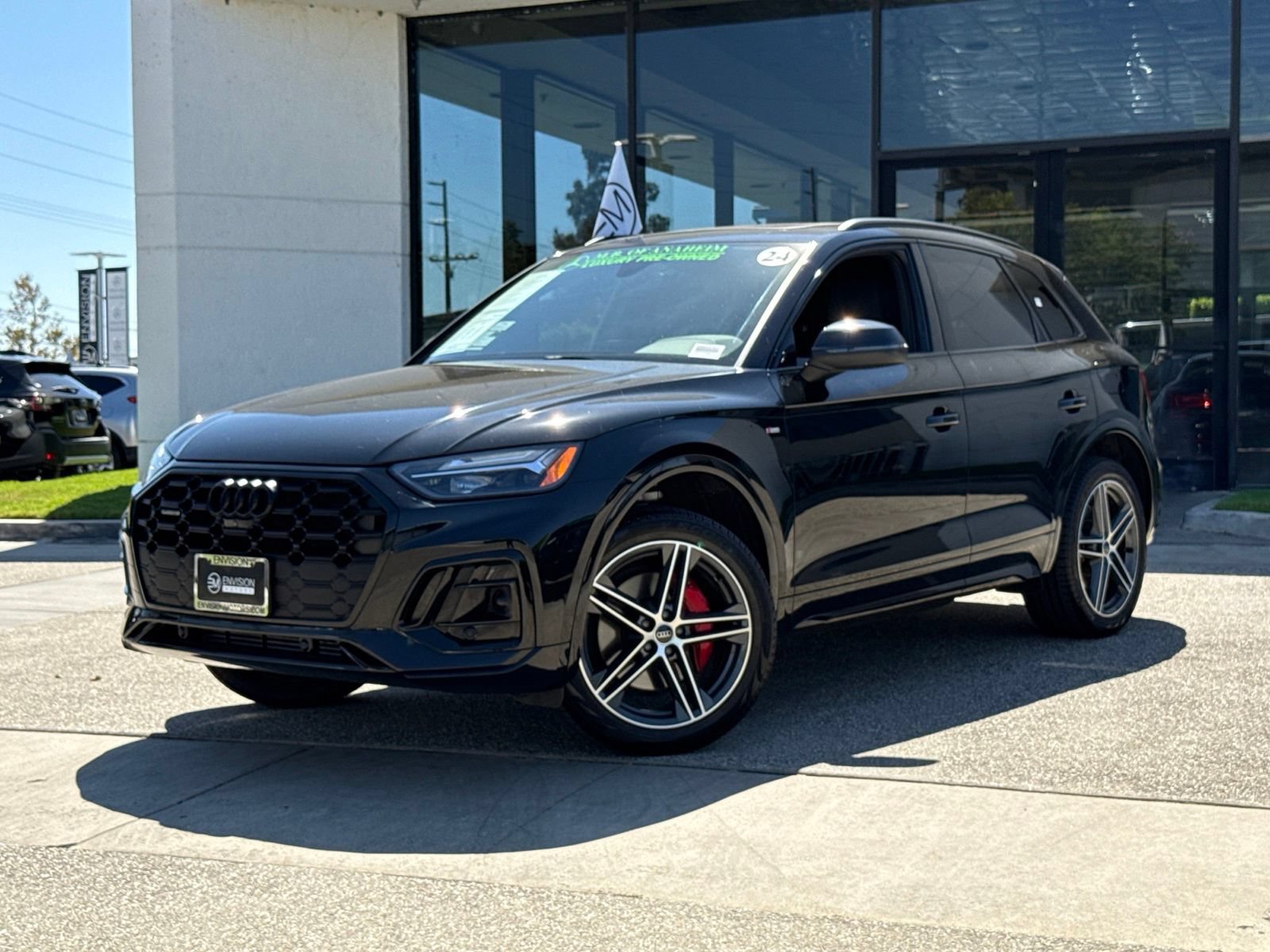 Used 2024 Audi Q5 e Premium Plus w/ Premium Plus Package AWD/4WD image 2