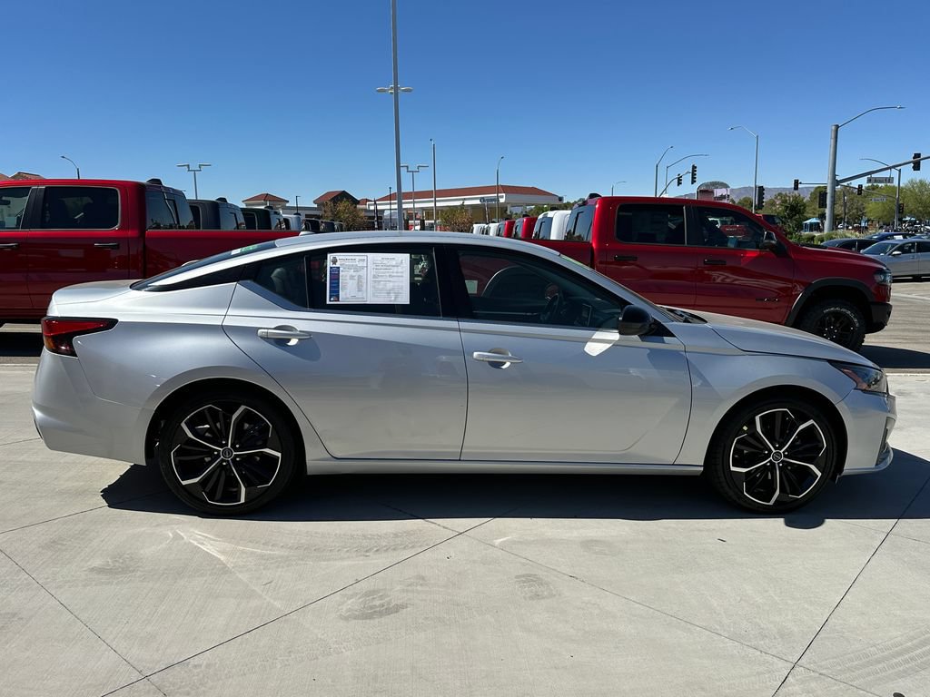 Used 2024 Nissan Altima 2.5 SR FWD image 9